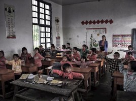 为贫困山区留守学子送温暖